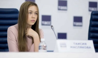 Украшения как квартира, очень нескромные платья: какая она 17-летняя внучка Маслякова